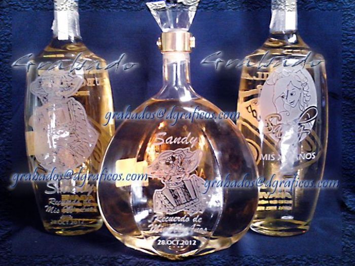 Botellas grabadas de Tequila